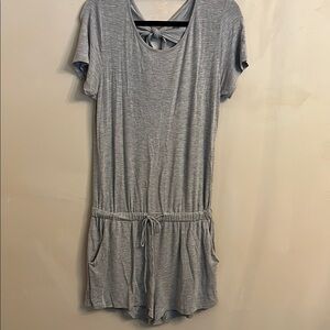 Gray Short Sleeve Romper Drawstring Waist Tie Back Open Back Size L